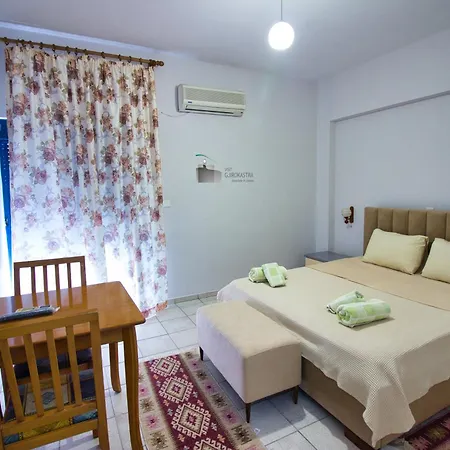 Palma * Gjirokastër